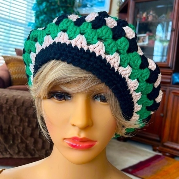 NWOT Free People Lolita Crochet Knit Beret Slouchy Boho Green Black Off-White - Picture 2 of 14